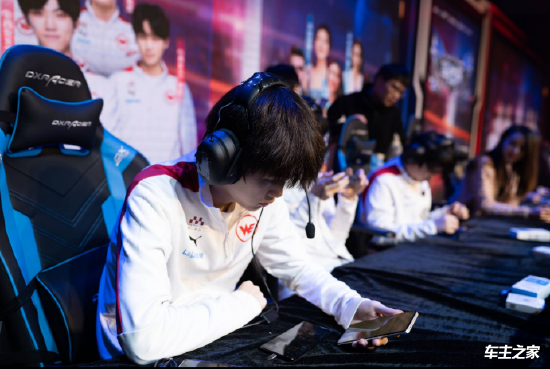 LGD发布Jinjiao离队纪念视频：祝jinjiao满怀热情奔向未来