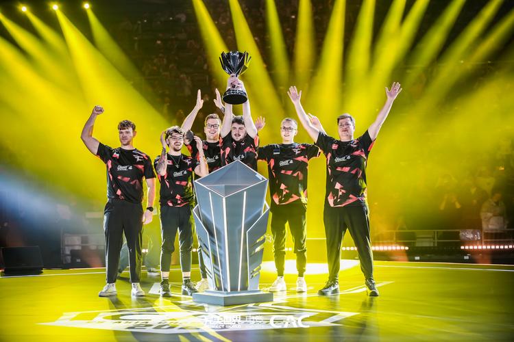 shanks小炮持续重火力压制 AL凶猛攻势24分钟速推JDG赢下首局